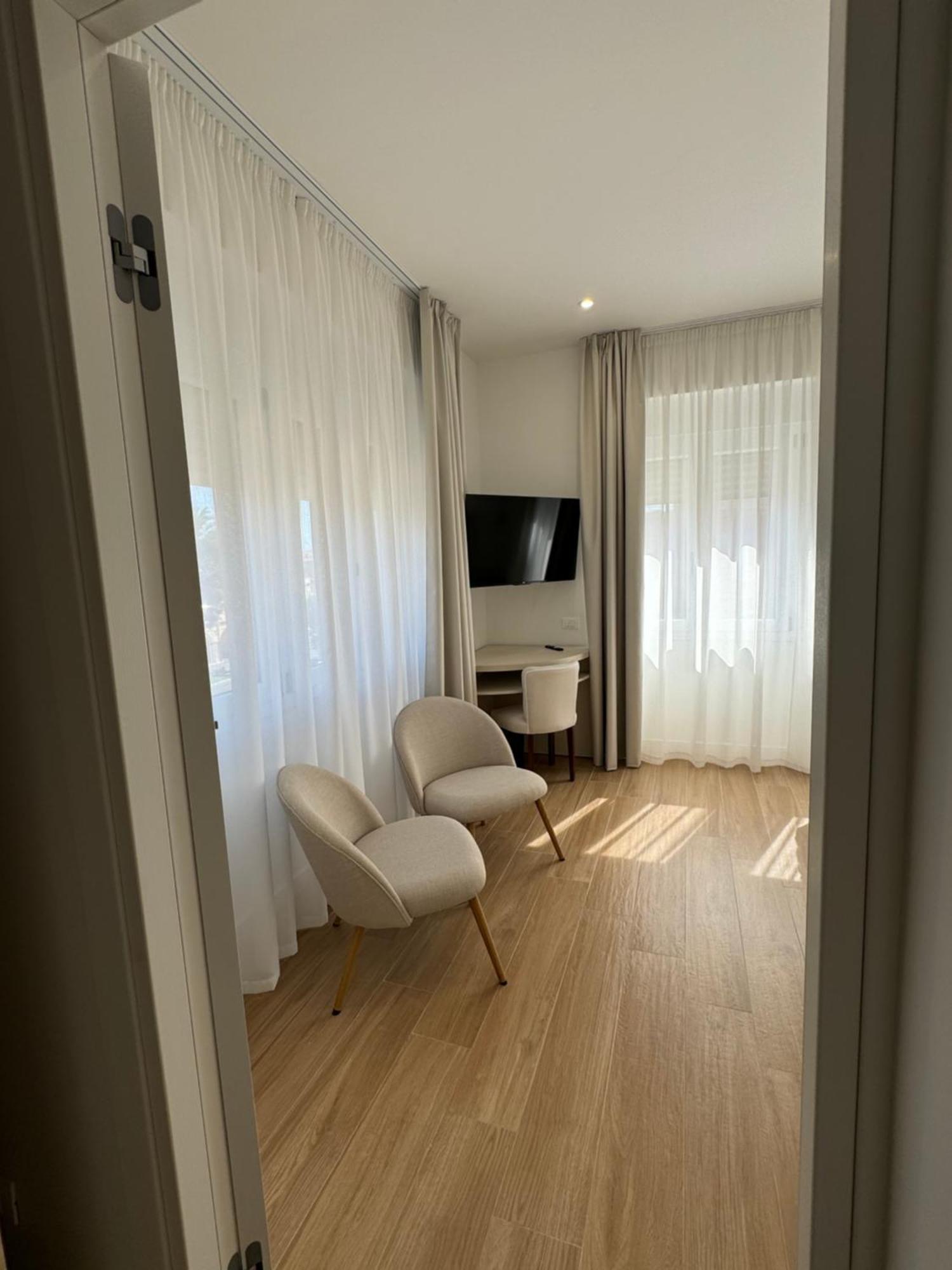 Feel Boutique Rooms Oristano Dış mekan fotoğraf